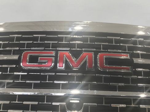 Used 2023 GMC Acadia Denali w/ Denali Ultimate Package AWD/4WD image 39