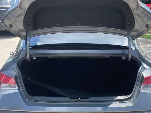 Used 2025 Hyundai Elantra Sport FWD image 22