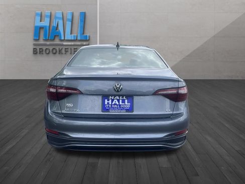 Used 2023 Volkswagen Jetta SE FWD image 4