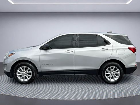 Used 2018 Chevrolet Equinox LS AWD/4WD image 3