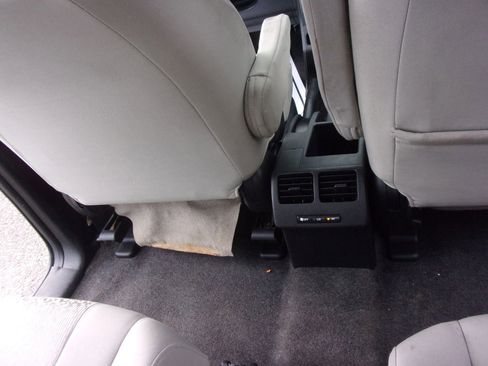 Used 2012 MAZDA MAZDA5 Sport image 14