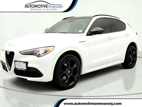 Used 2023 Alfa Romeo Stelvio Estrema AWD/4WD image 1