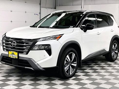 Used 2024 Nissan Rogue SL w/ SL Premium Package image 10