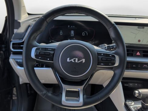 Used 2023 Kia Sportage EX AWD/4WD image 13