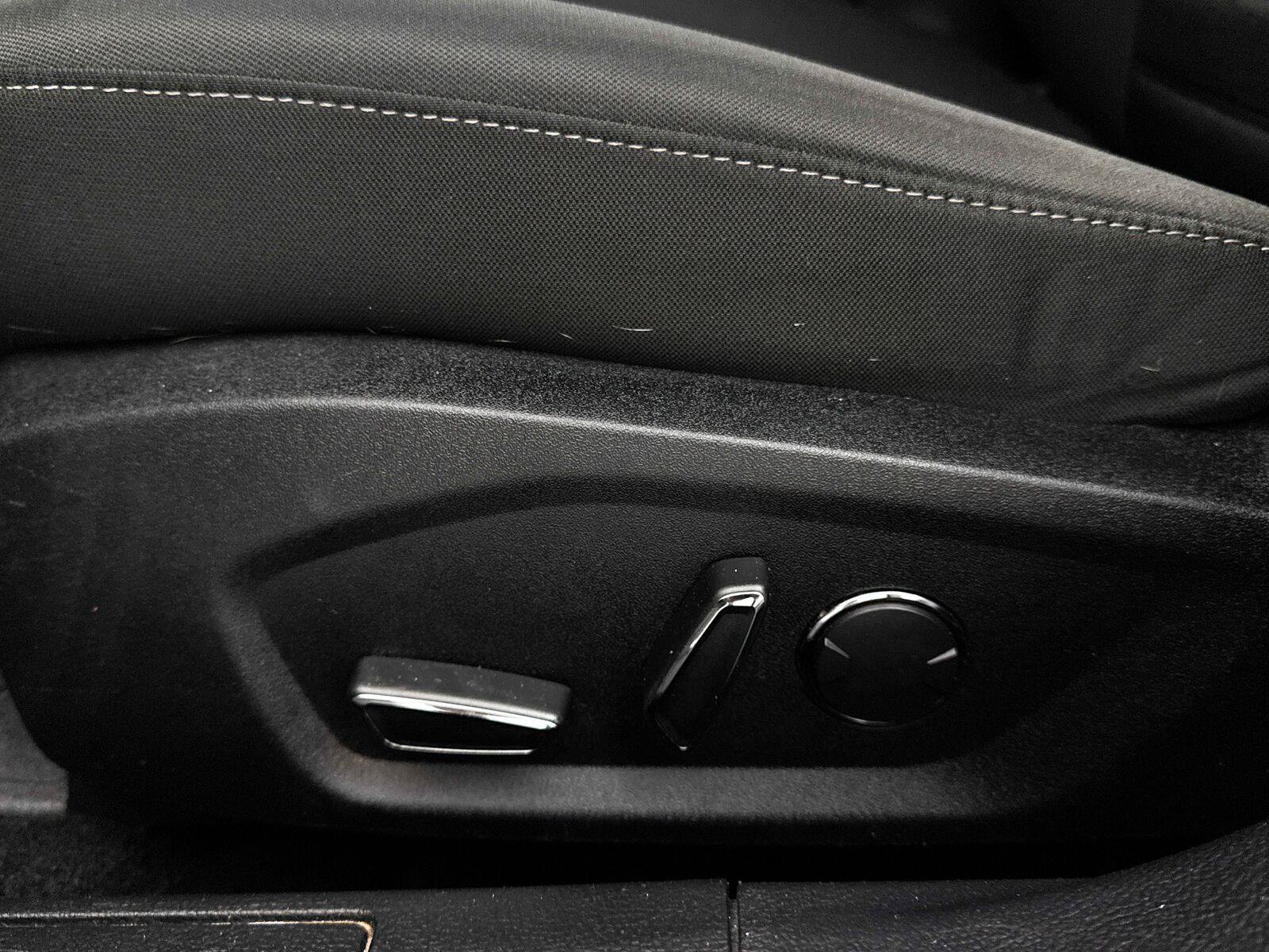 Used 2019 Ford Fusion SE FWD image 21