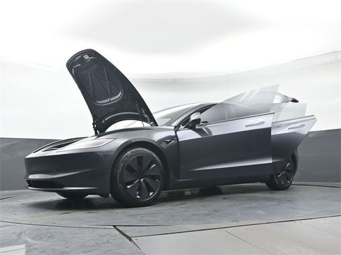 Used 2025 Tesla Model 3 image 42