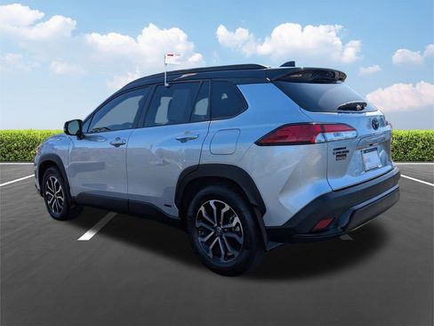 Certified 2024 Toyota Corolla Cross SE image 6