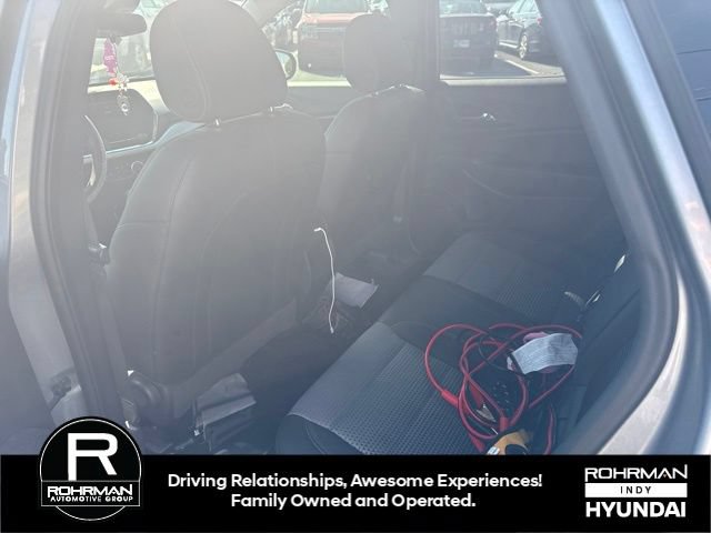 Used 2025 Chevrolet Trax LT FWD image 8