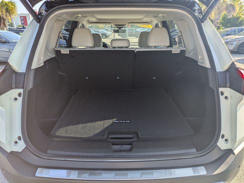 Certified 2023 Nissan Rogue SL w/ SL Premium Package FWD image 33