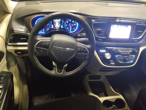 Used 2023 Chrysler Voyager LX FWD image 22