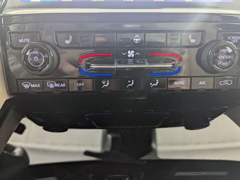 New 2025 Jeep Grand Cherokee Limited image 19