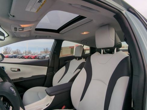 Certified 2017 Toyota Prius Four image 10