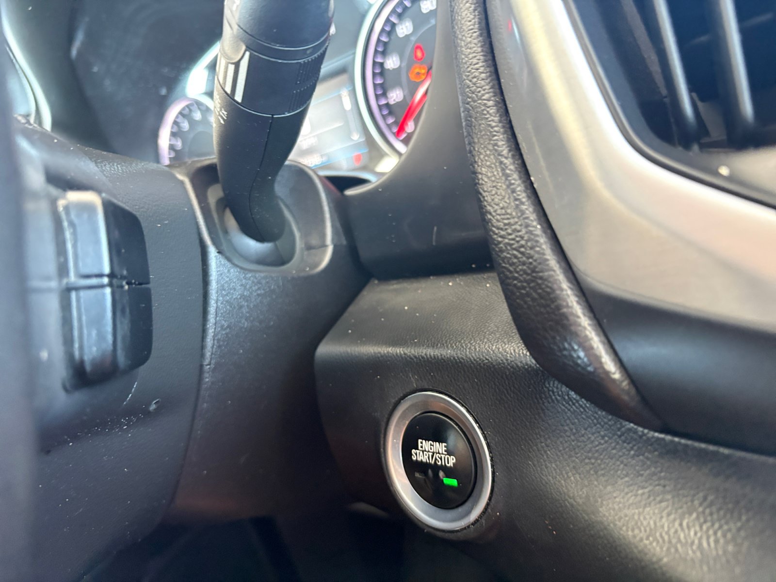 Used 2018 GMC Terrain SLT w/ LPO, Black Accent Package FWD image 15