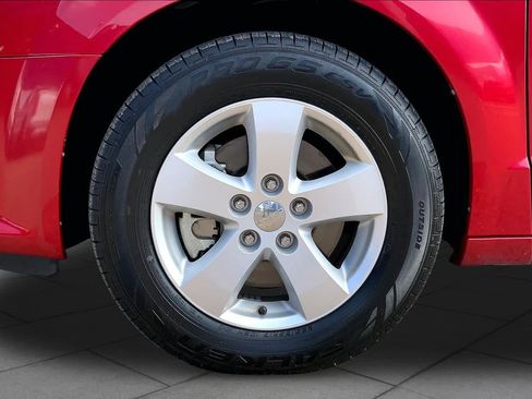 Used 2013 Dodge Grand Caravan SE FWD image 11
