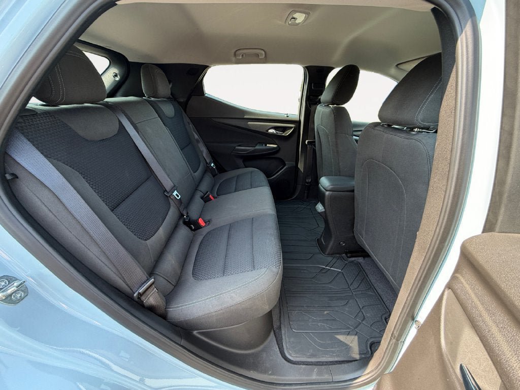 Used 2023 Chevrolet Bolt EUV LT FWD image 24