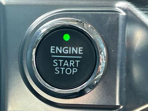 Used 2023 Ford F150 Lariat w/ Trailer Tow Package image 20