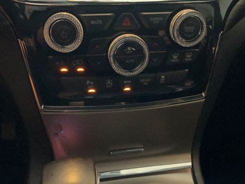 Used 2021 Jeep Grand Cherokee Laredo X RWD image 14
