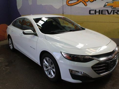 Used 2022 Chevrolet Malibu LT image 4