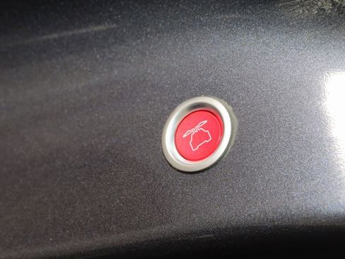 Used 2022 Tesla Model X image 17