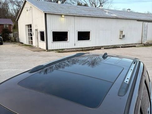 Used 2021 Jeep Grand Cherokee Limited w/ Luxury Group II image 32