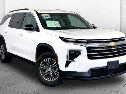 Used 2024 Chevrolet Traverse LT