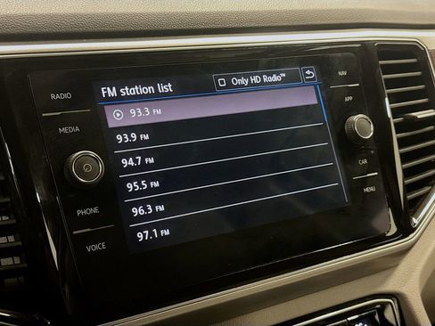 Used 2018 Volkswagen Atlas SEL Premium image 18