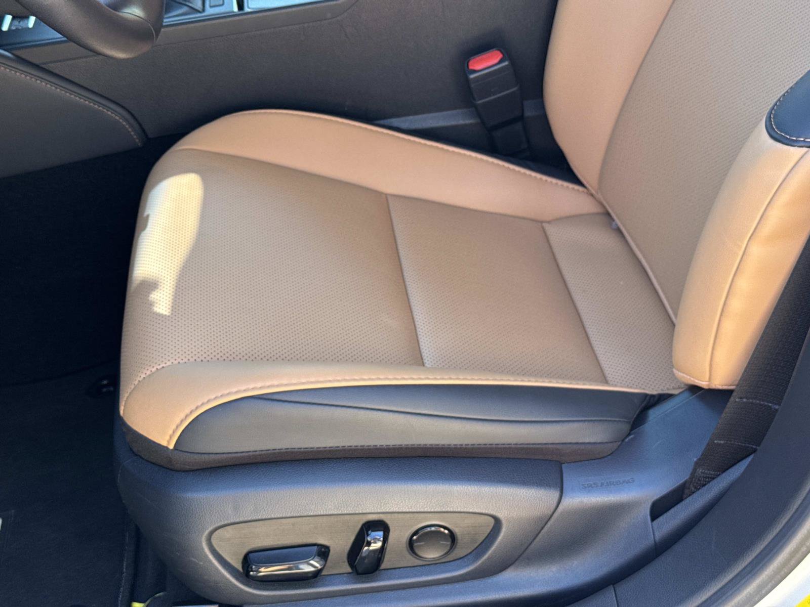 Certified 2025 Lexus ES 350 w/ Premium Package FWD image 13