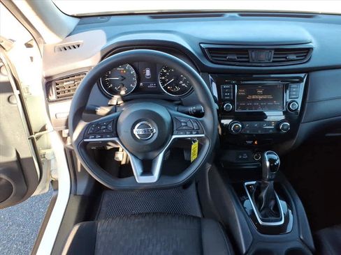 Certified 2018 Nissan Rogue S image 16