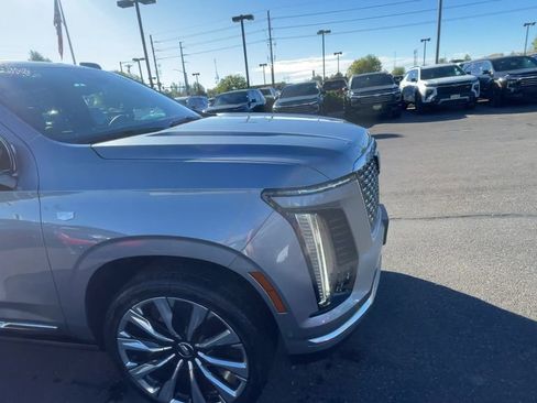 New 2026 Cadillac Escalade Luxury w/ Touring Package image 2