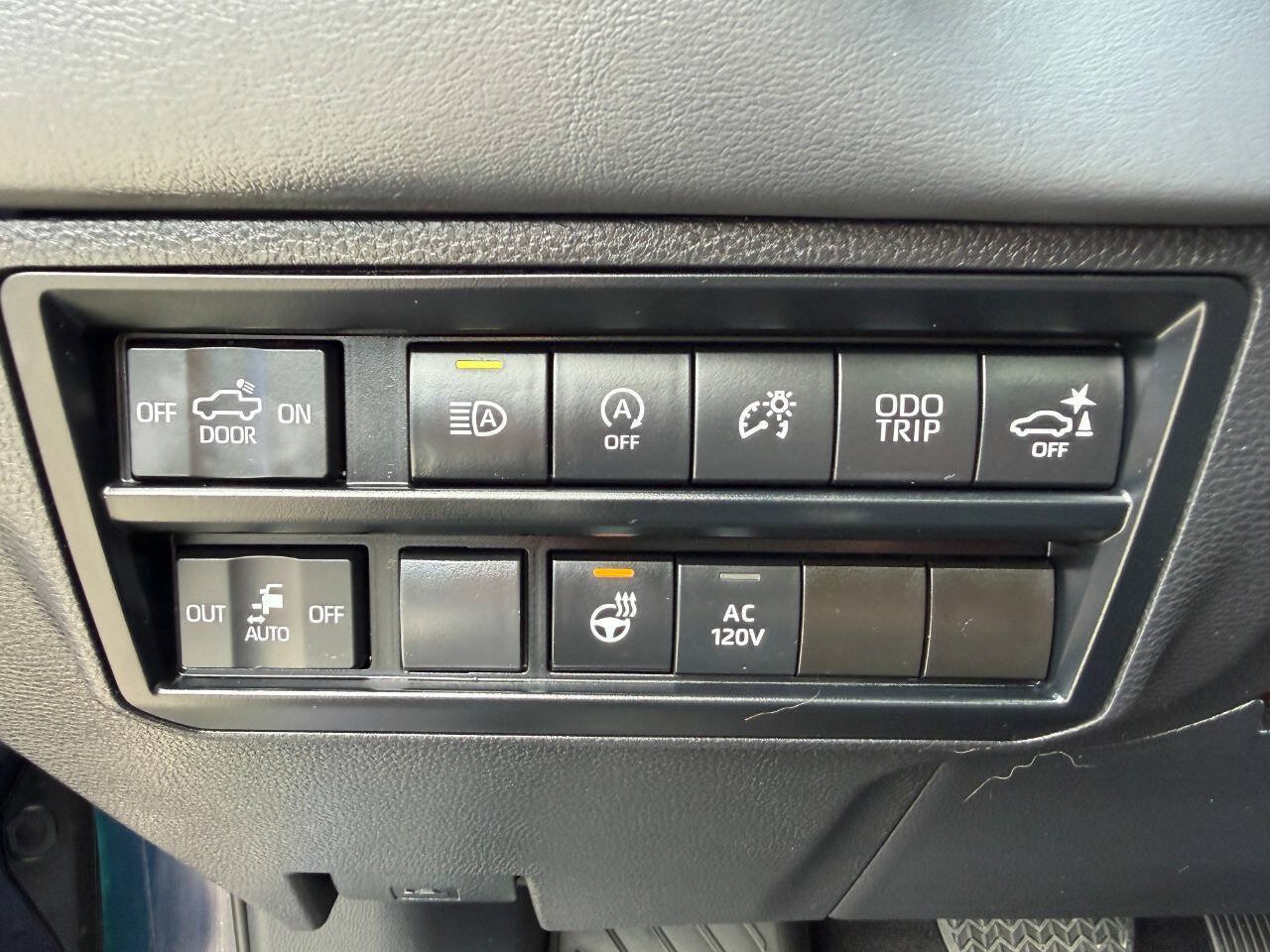Used 2024 Toyota Tundra Platinum AWD/4WD image 38