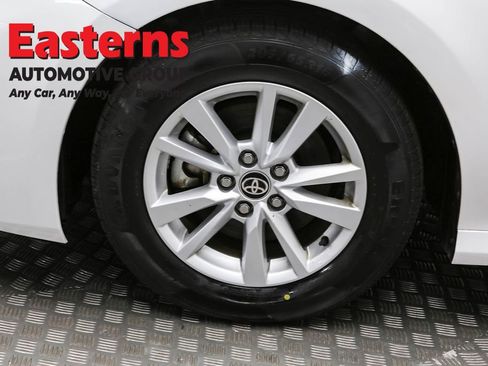 Used 2025 Toyota Camry LE FWD image 33