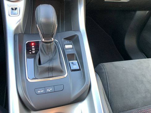 Used 2024 Dodge Hornet GT image 17