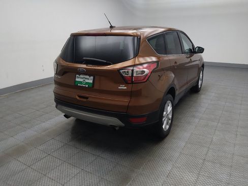 Used 2017 Ford Escape SE FWD image 9