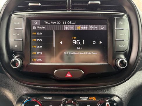 Used 2022 Kia Soul LX image 29