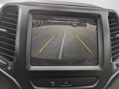 Used 2019 Jeep Cherokee Trailhawk w/ Comfort/Convenience Group image 19