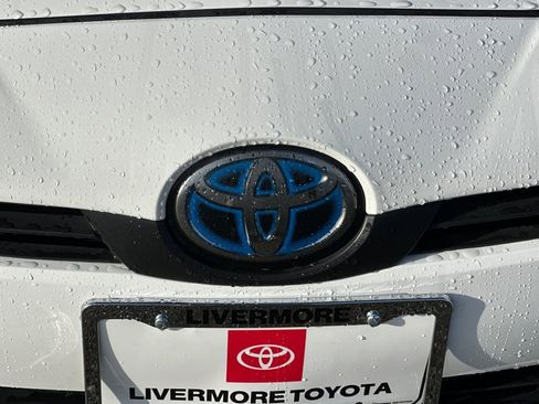 Certified 2022 Toyota Prius LE image 48