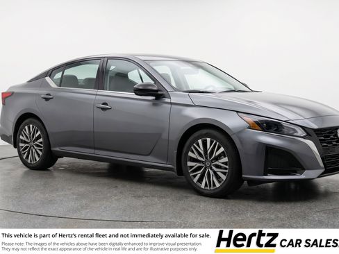 Used 2025 Nissan Altima 2.5 SV FWD image 1
