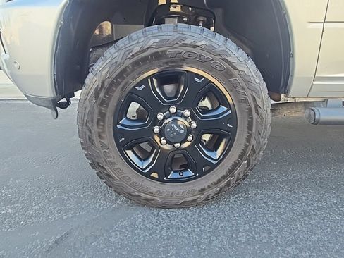 Used 2017 RAM 2500 Big Horn w/ Sport Appearance Group AWD/4WD image 11
