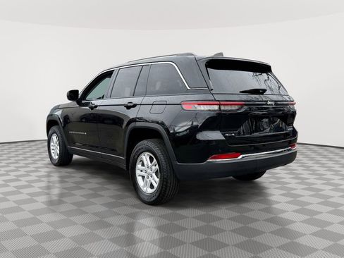 Used 2023 Jeep Grand Cherokee Laredo w/ Luxury Tech Group I AWD/4WD image 6