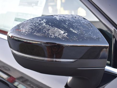 New 2026 Nissan Pathfinder SL image 16