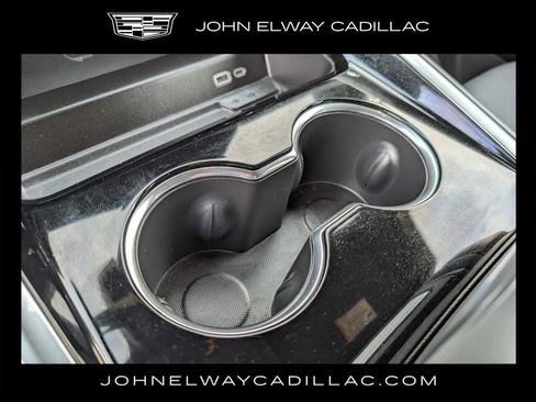 Used 2025 Chevrolet Suburban Z71 w/ Z71 Off-Road Package image 34