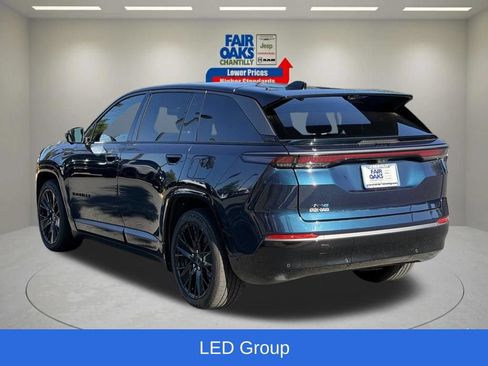 Used 2024 Jeep Wagoneer Launch Edition AWD/4WD image 10