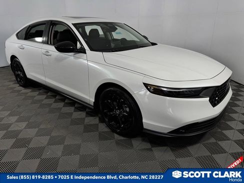 New 2025 Honda Accord SE image 1