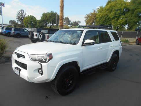 Used 2022 Toyota 4Runner SR5 Premium image 1