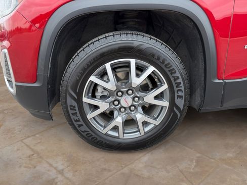 Used 2023 GMC Acadia SLT w/ Technology Package image 31