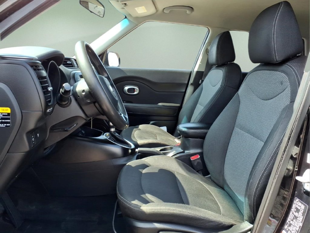 Used 2018 Kia Soul + FWD image 2