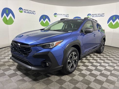Used 2025 Subaru Crosstrek 2.0i Premium image 3