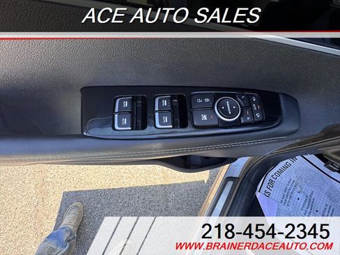 Used 2016 Kia Sorento SX AWD/4WD image 11