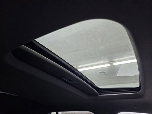 New 2026 Chevrolet Trax RS w/ Sunroof Package image 23