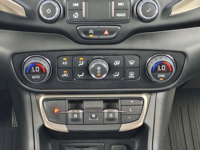 Used 2022 GMC Terrain Denali w/ Denali Premium Package AWD/4WD image 16